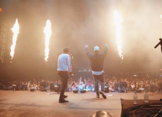 Miles de personas disfrutaron del multitudinario concierto de Cali & el Dandee en el Pazo de Mos