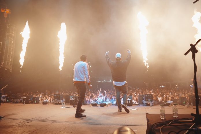 Cali & el Dandee mos