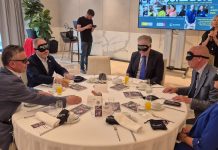 Un “desayuno a ciegas” en Vigo acerca a empresas e instituciones a la realidad de la discapacidad visual