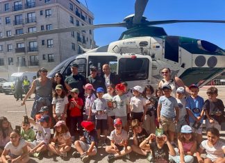 La Guardia Civil acerca sus medios a O Porriño en una multitudinaria jornada con casi 700 escolares
