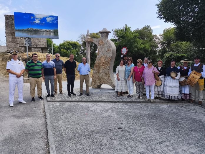 Inauguración escultura Peregrino de Rai tui