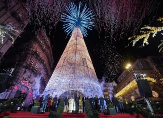 Vigo pone en marcha los preparativos de la Navidad con la contratación de la supervisión del montaje
