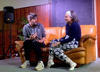Denigrantes Comediantes representa su obra ‘Te amaré hasta que te odie’ en Priegue