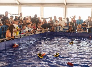 A Rosegha desborda en el puerto de A Guarda en su primera jornada