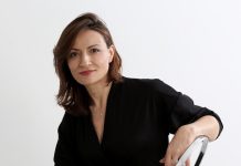 Carla Montero presenta «La dama de la niebla» en la Librería Atlántica de A Guarda