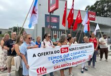 Trabajadores de Supermercados DIA se movilizan en Vigo para reclamar los salarios del convenio provincial