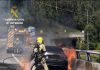 Un vehículo arde en la AP-9 a su paso por Mos y provoca importantes retenciones
