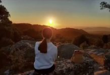 El Monte Aloia invita a descubrir sus formas más sorprendentes en una ruta familiar al atardecer