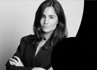 Gabriela González presenta «Casi adultos» en la Librería Atlántica de A Guarda