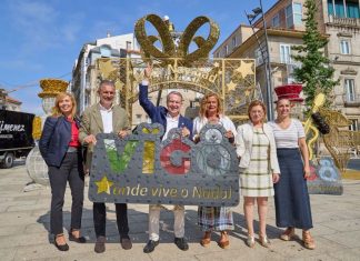 Comienza la instalación de la iluminación de la Navidad de Vigo