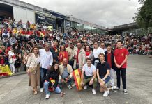 La Praza da Estrela se tiñe de rojo con el España-Bélgica del Mundial