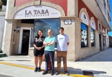 El alcalde de A Guarda visita el nuevo restaurante La Taba dentro de la campaña de apoyo al comercio local