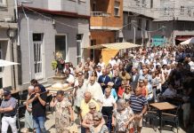 La tradicional subasta de San Benito reúne a cientos de personas en O Porriño y bate su récord de recaudación