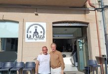 La cafetería La Plaza inicia una nueva etapa en A Guarda con el apoyo del Concello al emprendimiento local