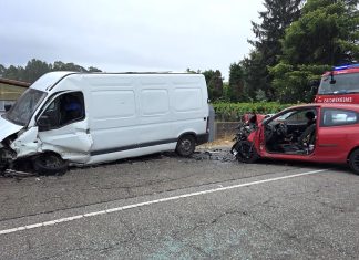 Dos heridos, uno de ellos excarcelado, tras la colisión de tres vehículos en Tomiño