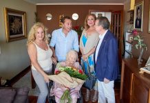 Abel Caballero felicita a Florinda por su 101 cumpleaños