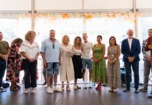 Mos rinde homenaje a las 56 parejas que celebran sus Bodas de Oro en la Gran Festa dos Maiores