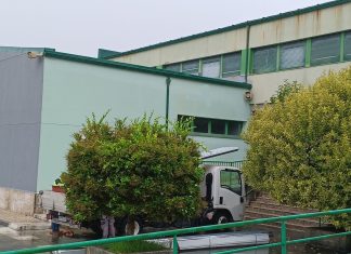 Comienzan las obras para solucionar las filtraciones en la cubierta del gimnasio del CEP Sabarís