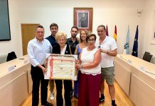 Baiona entrega el Lazo de Honor a “Tilducha”
