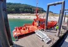 Evacuada en barco una mujer de 60 años tras sufrir una lesión de rodilla en Cíes