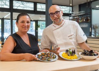El Mercado de San Antonio de Tui estrena sus jornadas gastronómicas con el mejillón como protagonista