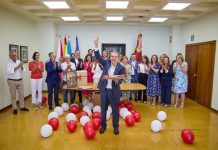 Abel Caballero celebra sus 80 años con una sorpresa y una tarta con la bandera de Vigo