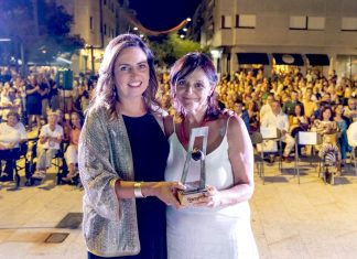 Tomiño homenajea a Ana Isabel Forneiro tras 40 años cuidando de las mujeres