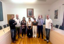 Baiona recibe a Iria Ludeña antes de su participación en el Mundial de Dragón Boat