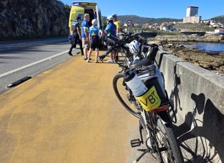 El conductor de un patinete eléctrico se da a la fuga tras colisionar con una ciclista en Baiona