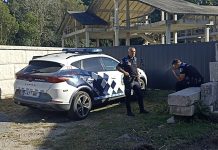 La Policía Local rescata a un hombre atrapado en el incendio de una vivienda en O Porriño