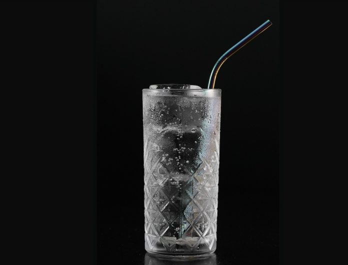 vaso agua pajita
