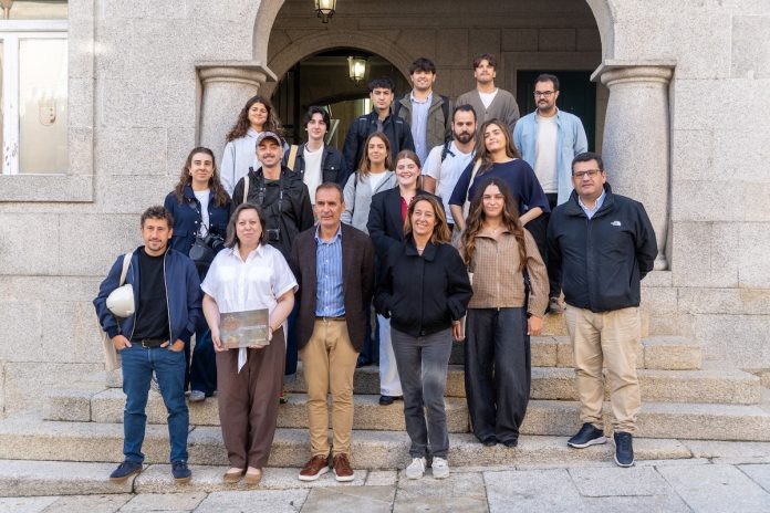 Alumnos de Arquitectura- Visita concello-Tui