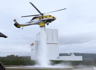 La Xunta refuerza la lucha contra los incendios con un helicóptero Black Hawk