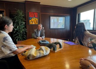 Caballero acudirá a la protesta de la E. I. Vila Laura por la falta de un profesor