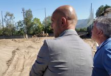 El campo de fútbol de Pontellas inicia su transformación con la instalación de césped sintético