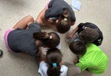 Baiona lleva a las aulas el reparto igualitario de los cuidados y las tareas domésticas