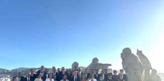 Baiona celebra la Hispanidad al ritmo de Los Panchos