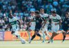 El Celta mantiene el pulso en Elche