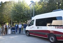 Diputación entrega a Cogami en Mos la primera furgoneta de Impulsa Benestar