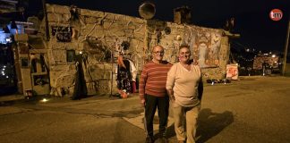 La familia Abril convierte su casa de Nigrán en una auténtica mansión del terror por el Samaín