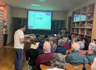 El club de lectura Nieves Ibarra de Nigrán viaja con Pedro Feijóo a la aldea donde se refugió Romasanta