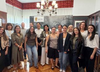 Profesionales de Enfermería Familiar completan su formación en los servicios sociales de Mos