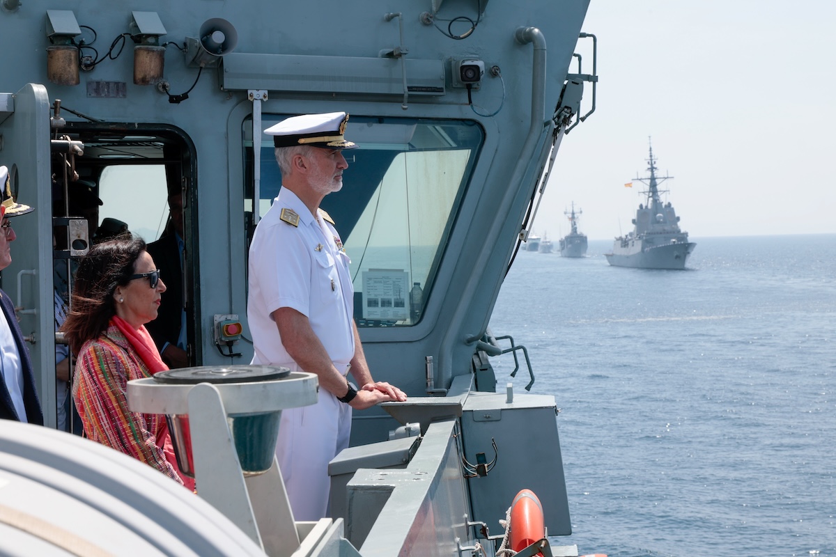 asiste-a-bordo-del-buque-de-accin-martima-audaz-a-la-revista-naval-presidida-por-sm-el-rey-felipe-vi-foto-rubn-somontemde 55300238497 o