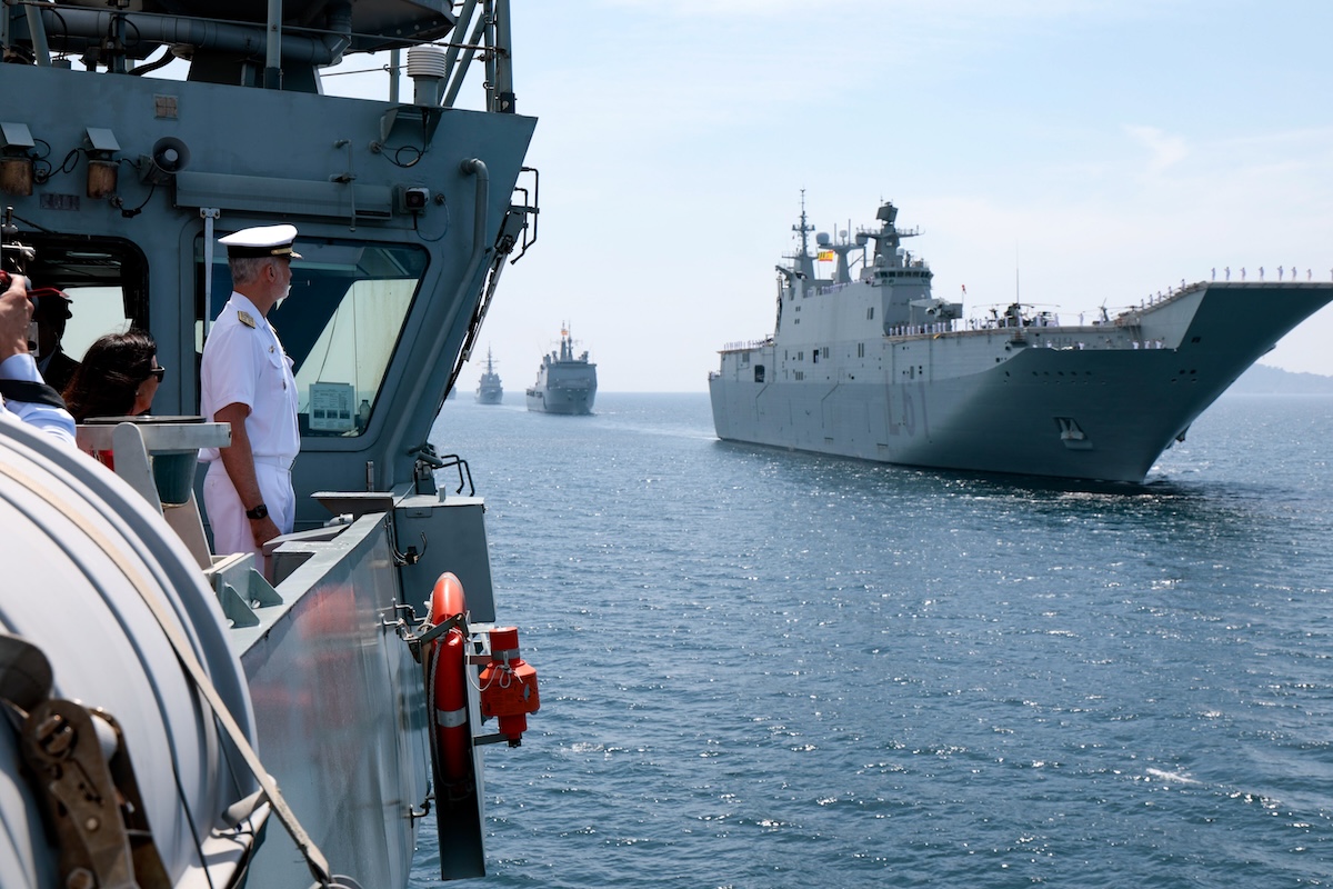 asiste-a-bordo-del-buque-de-accin-martima-audaz-a-la-revista-naval-presidida-por-sm-el-rey-felipe-vi-foto-rubn-somontemde 55301298158 o