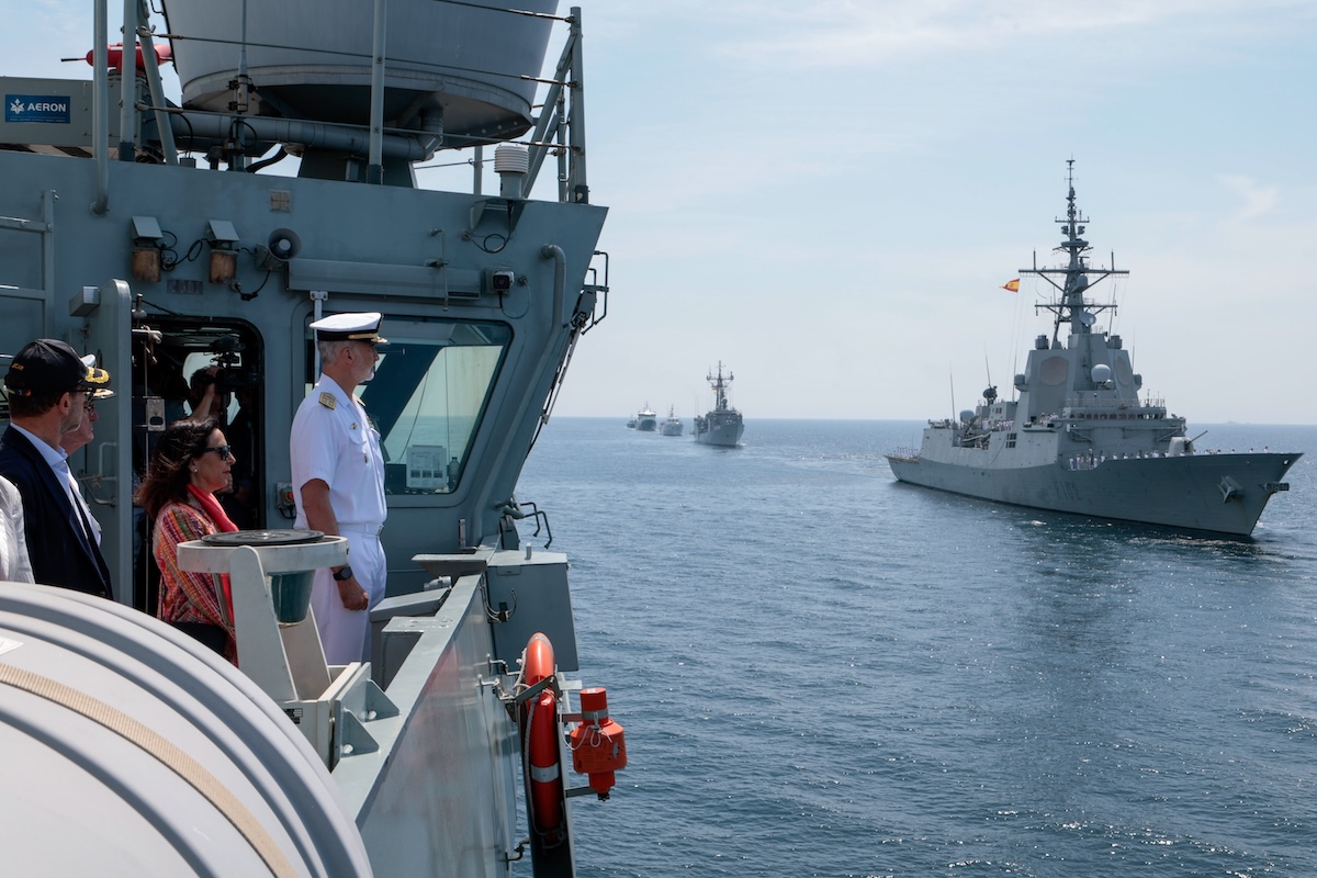 asiste-a-bordo-del-buque-de-accin-martima-audaz-a-la-revista-naval-presidida-por-sm-el-rey-felipe-vi-foto-rubn-somontemde 55301383484 o