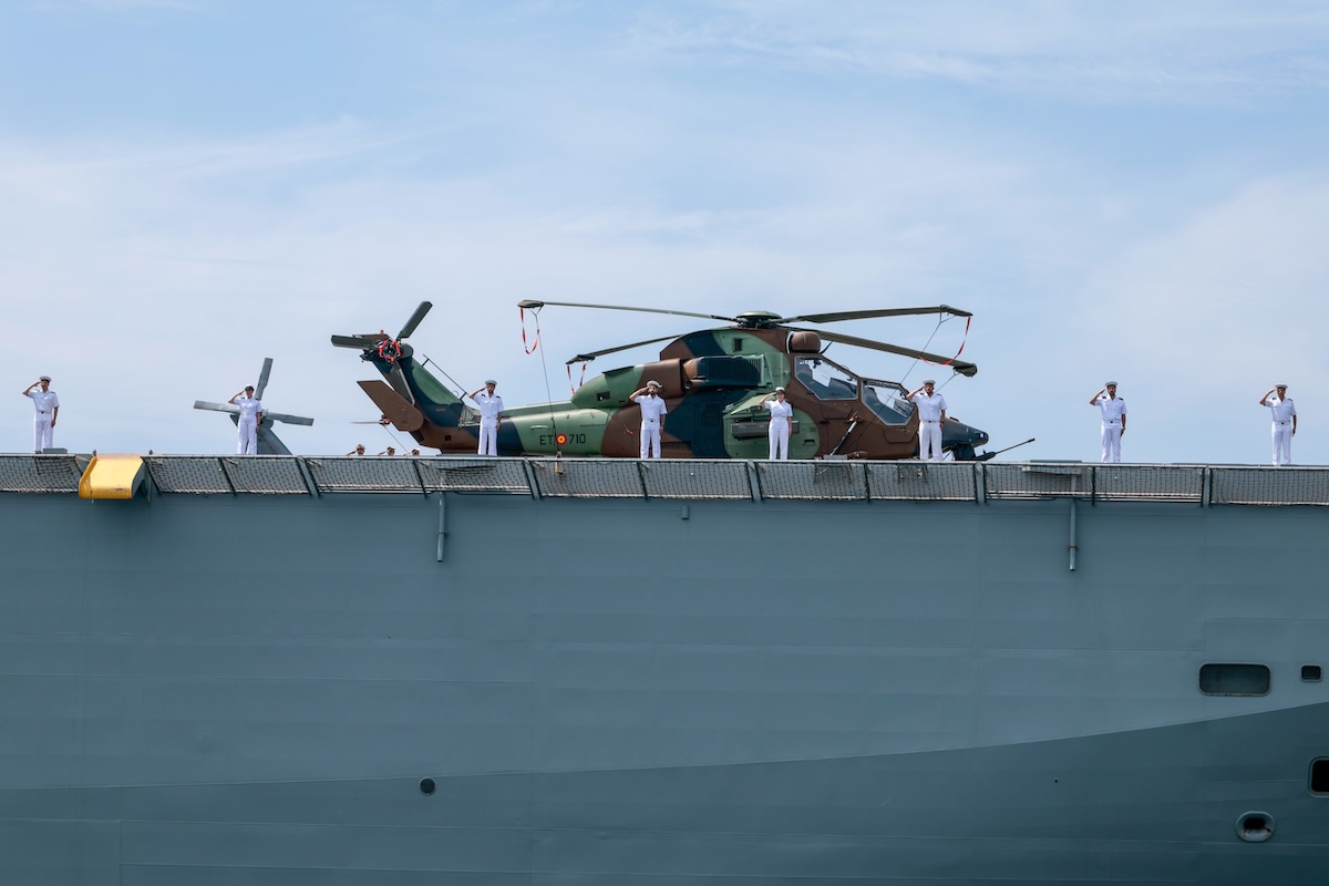 asiste-a-bordo-del-buque-de-accin-martima-audaz-a-la-revista-naval-presidida-por-sm-el-rey-felipe-vi-foto-rubn-somontemde 55301383979 o