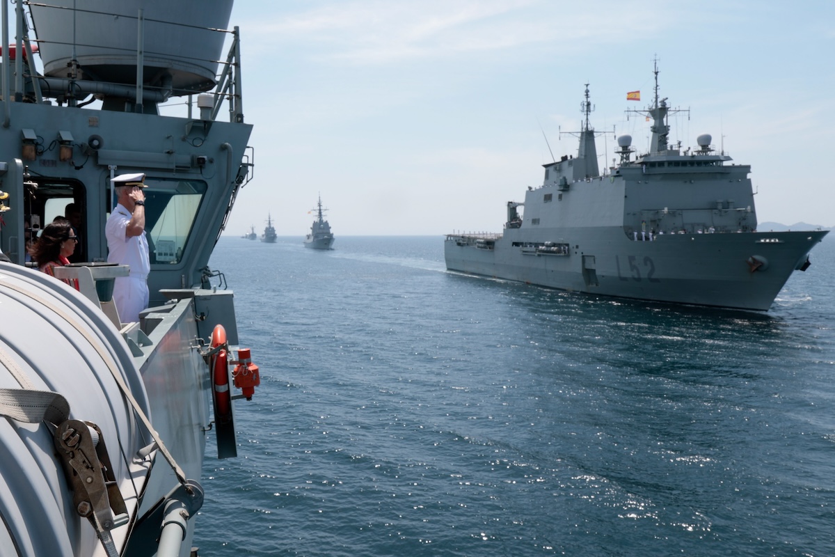 asiste-a-bordo-del-buque-de-accin-martima-audaz-a-la-revista-naval-presidida-por-sm-el-rey-felipe-vi-foto-rubn-somontemde 55301554385 o