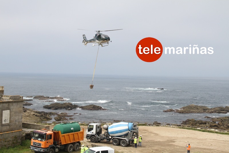 helicoptero_obras_torre_baliza-serradeiras_silleiro6
